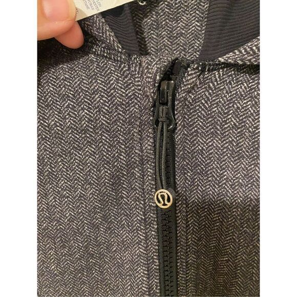 Lululemon Daily Practice Jacket Gray Heathered Herringbone Full Zip Hooded Size - Picture 3 of 8